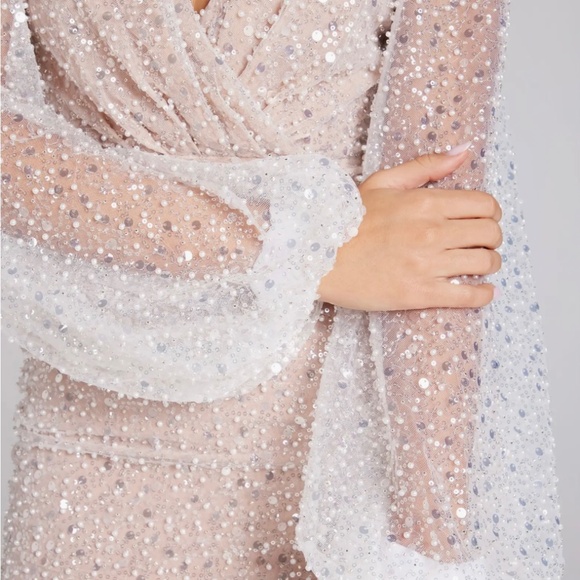 NWT NADINE MERABI WHITE SILVER SEQUIN BEADED BALLOON LONG SLEEVE MAYA DRESS